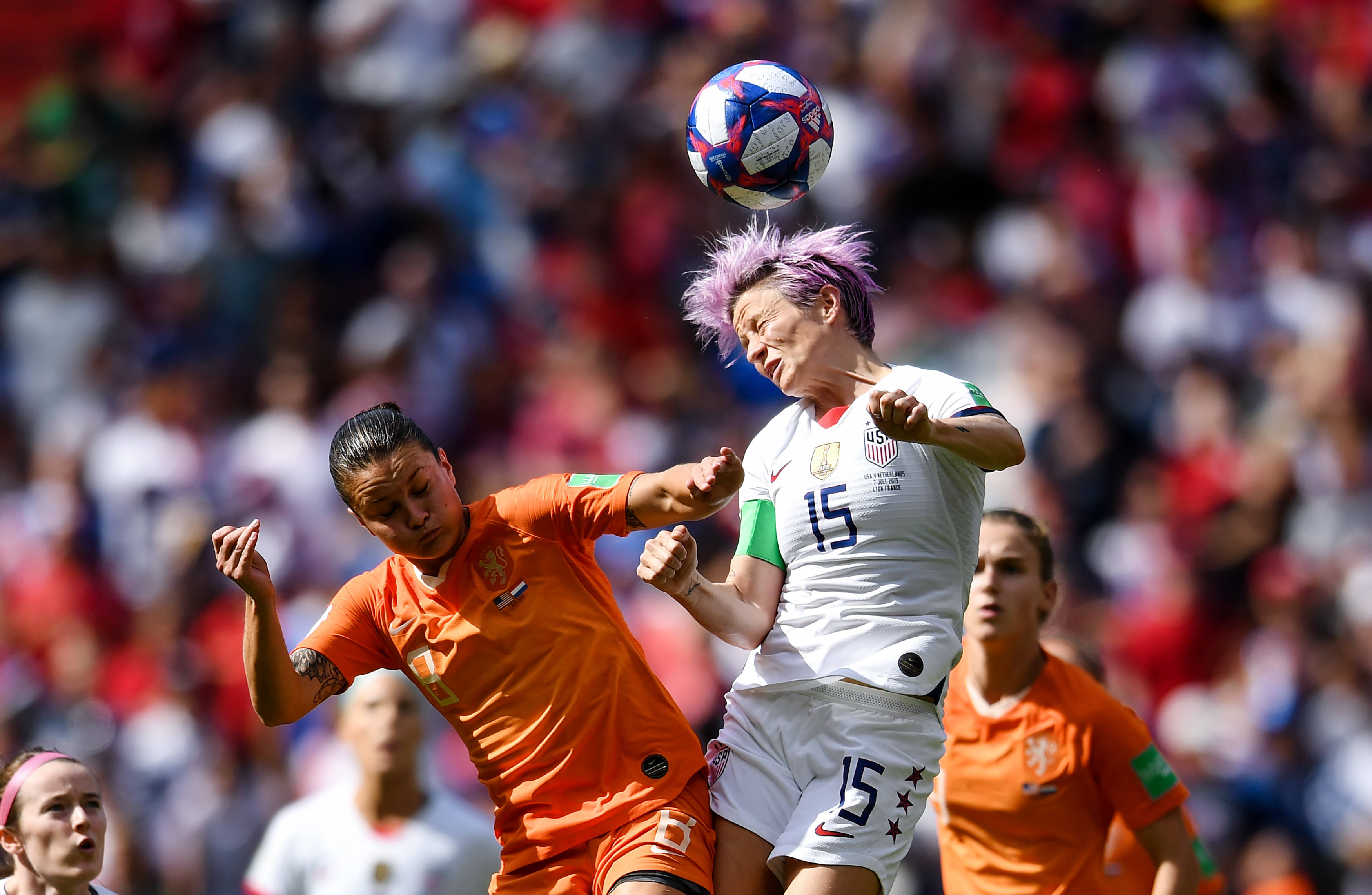 爱游戏网页版入口-美国女足队员在比赛中表现抢眼