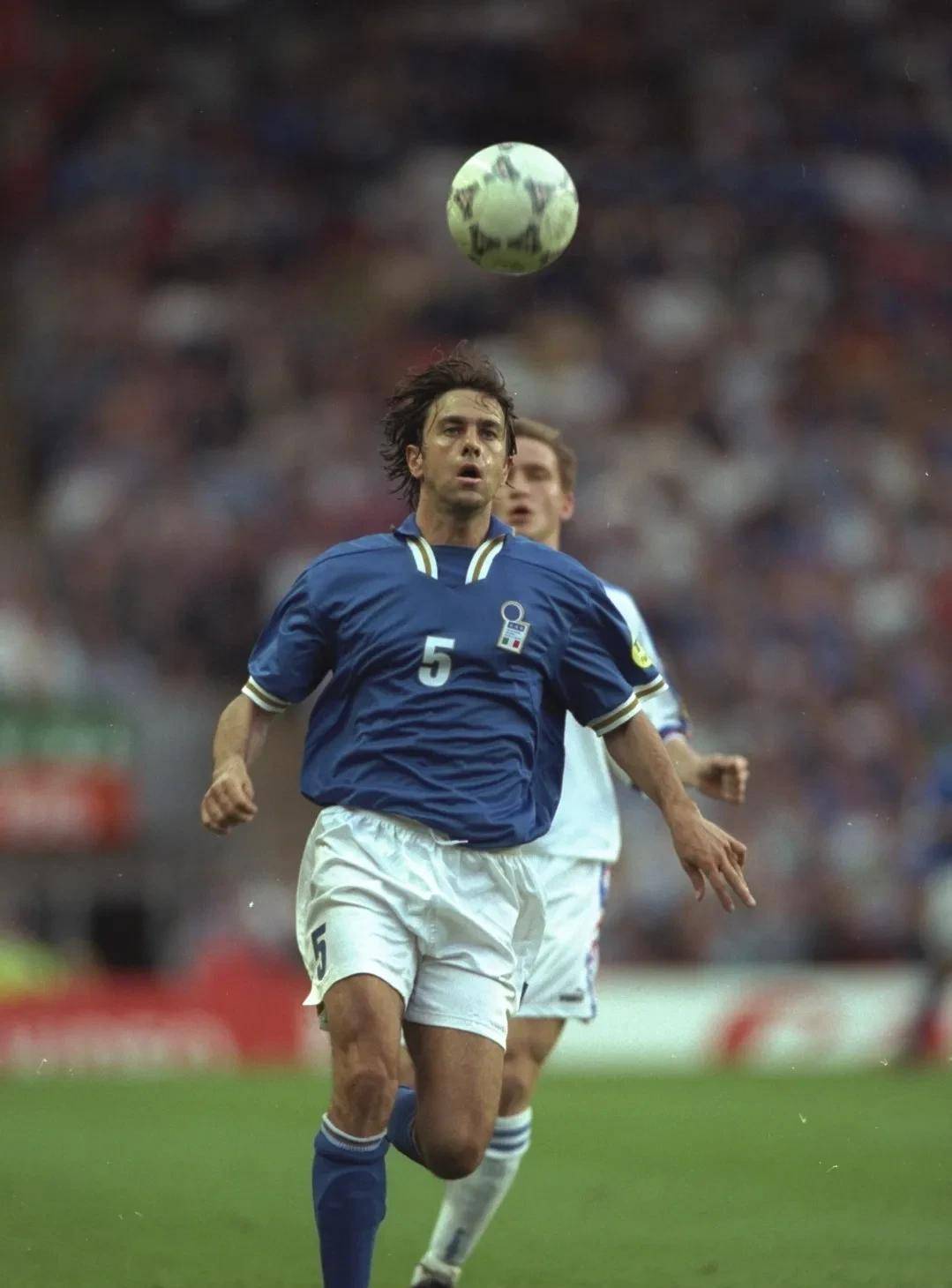 意大利运动员喜获银牌,表现抢眼 意大利运动员喜获银牌,表现抢眼