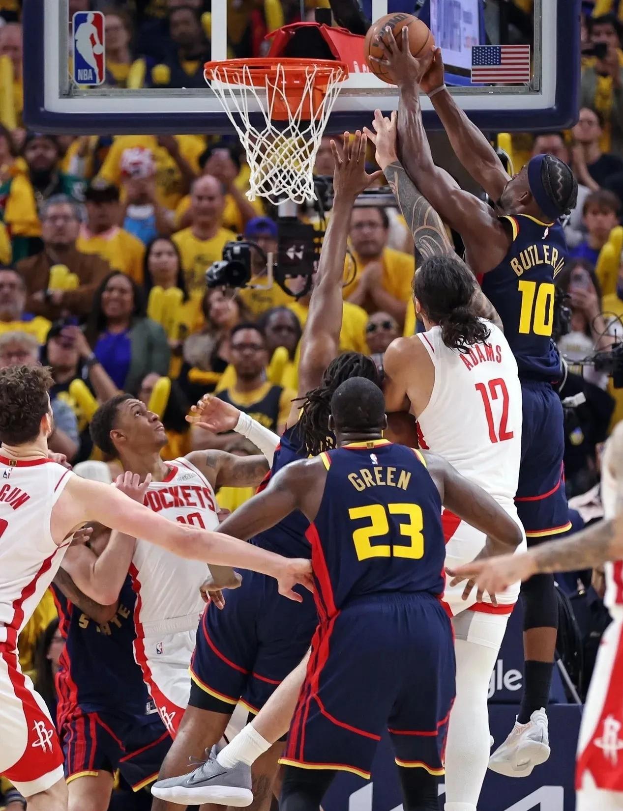 爱游戏官网-世界篮球杯再次上演紧张破-局，胜负悬念