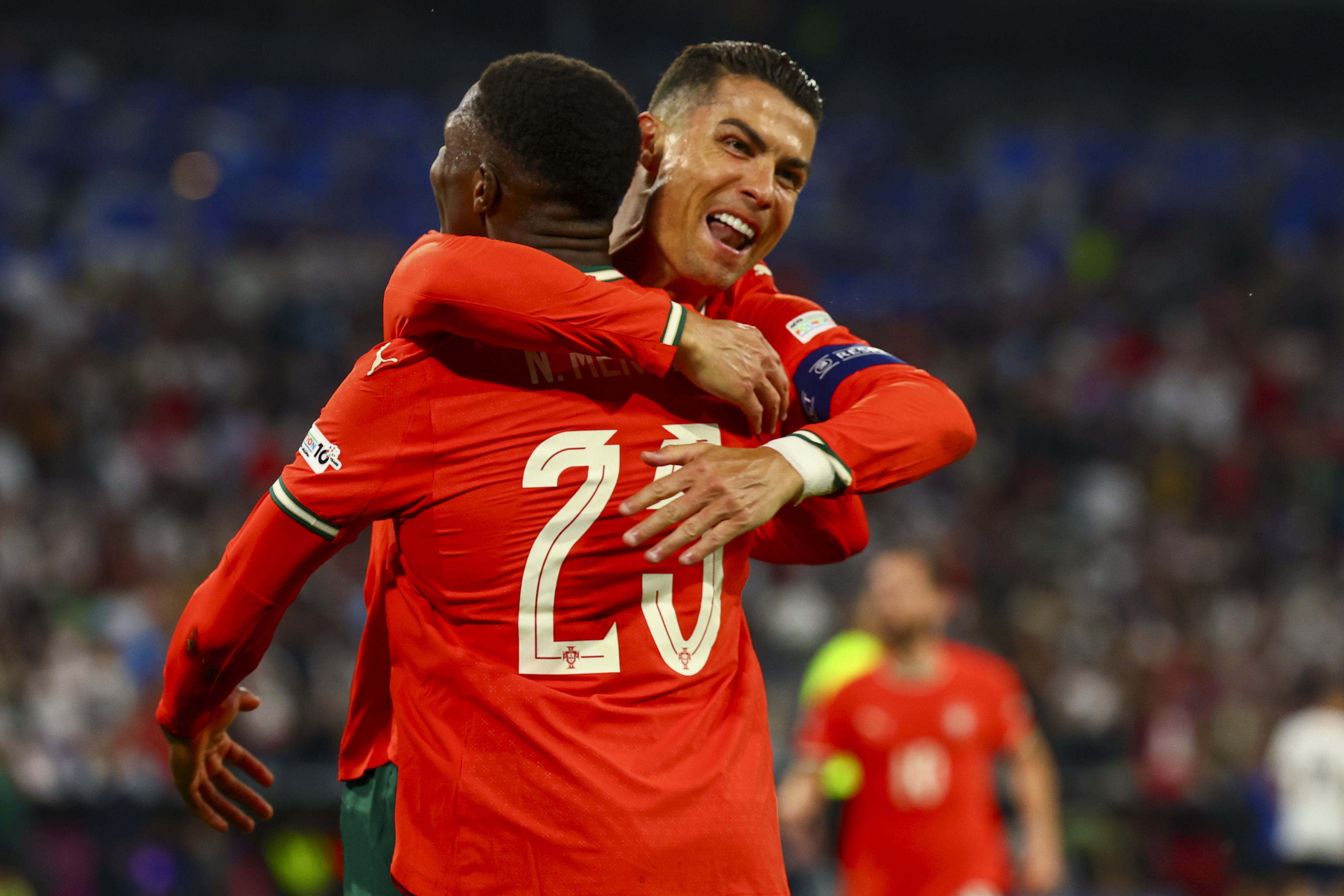 决赛前夕！球迷热情沸腾欧国联赛