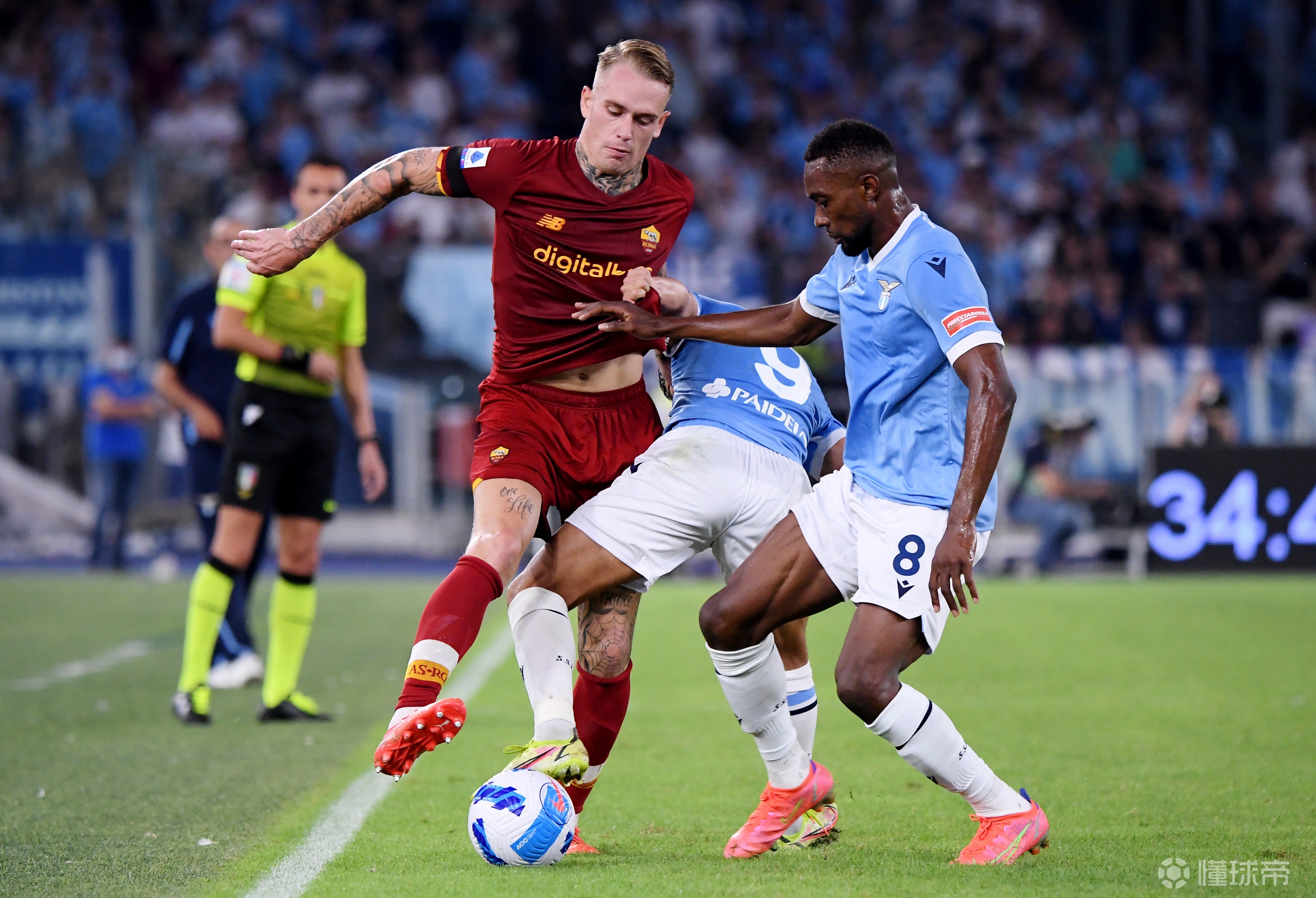 爱游戏官网-里昂击败了对手，在积分榜上追赶领头羊